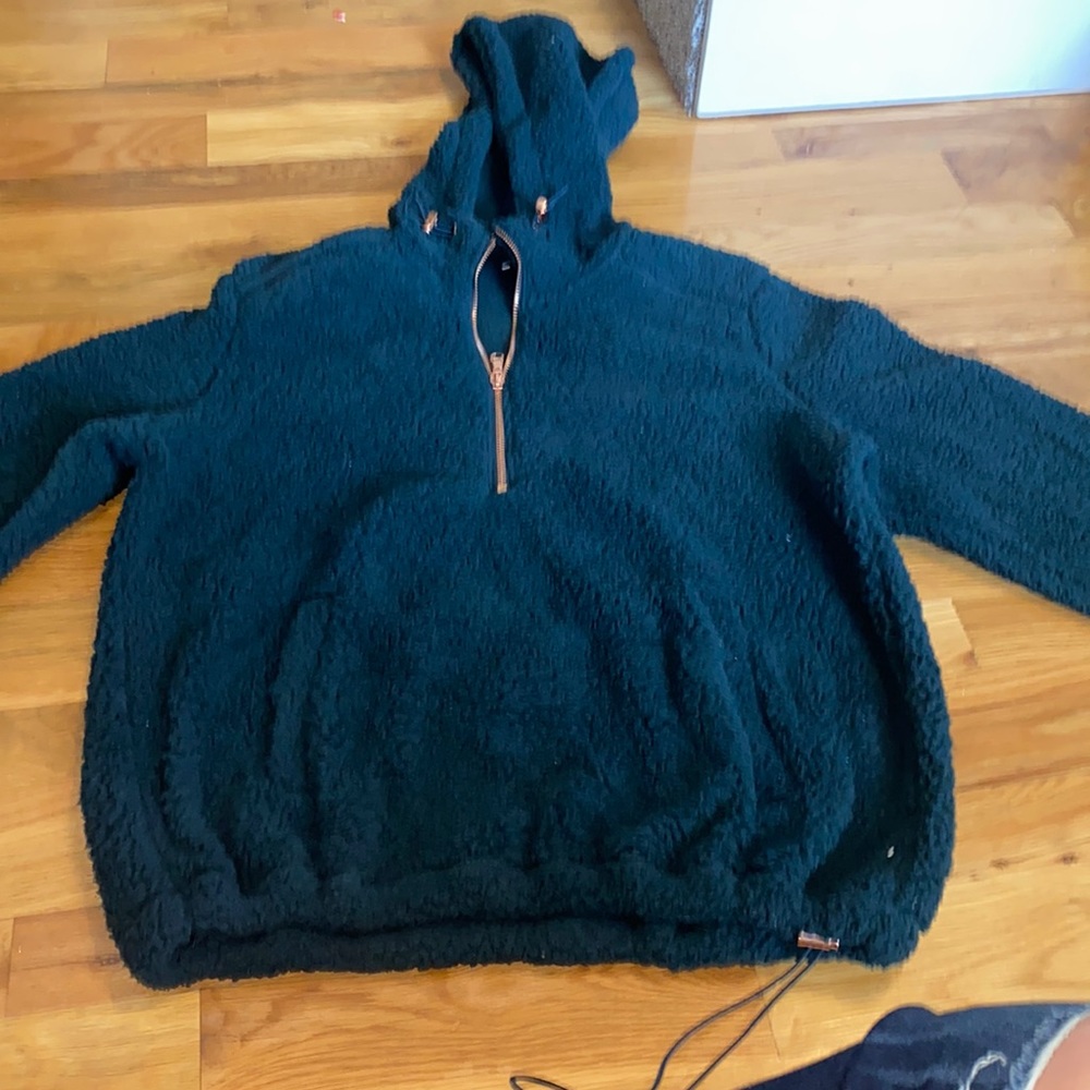 Cropped fuzzy hoodie